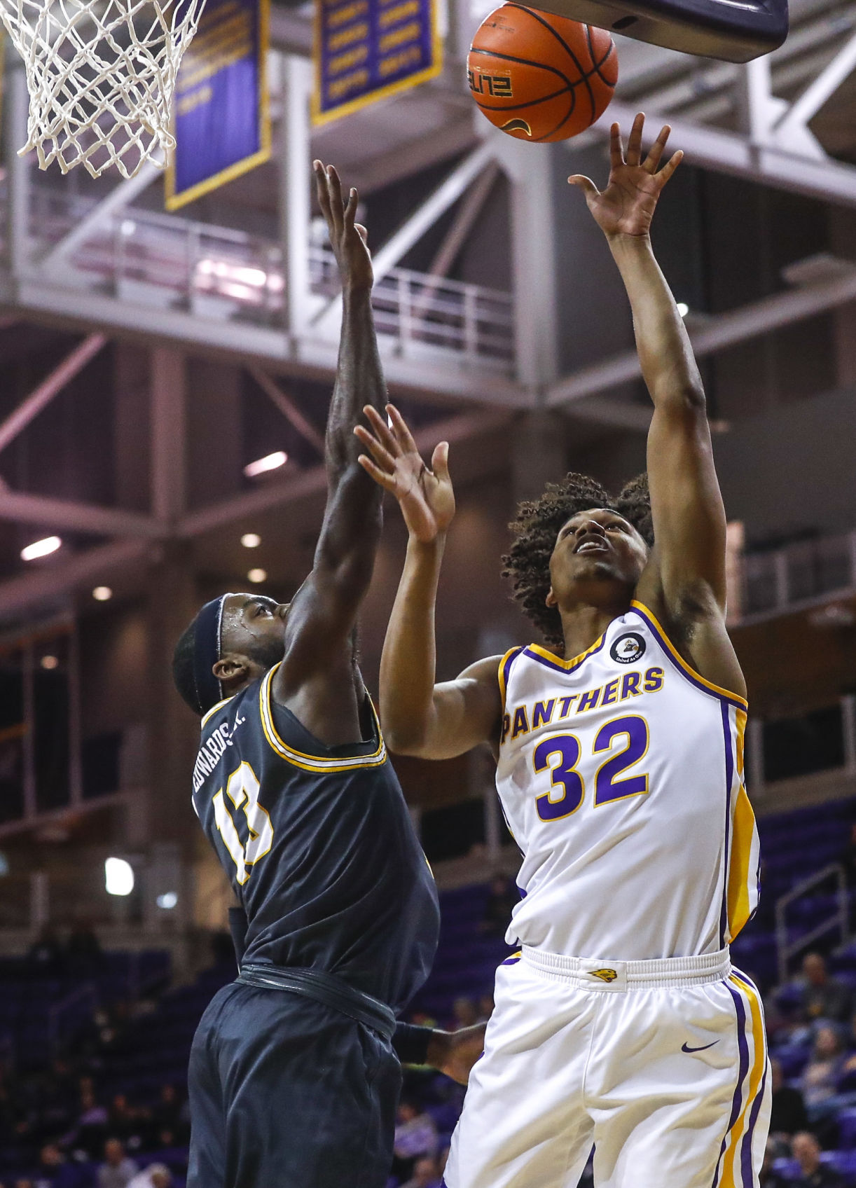MBBall UNI vs. Valparaiso 5